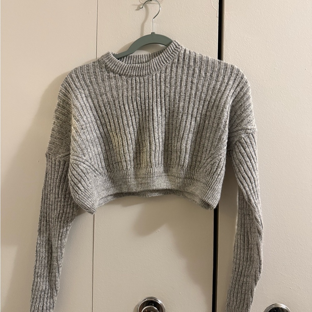 Gray Ribbed Cropped Sweater